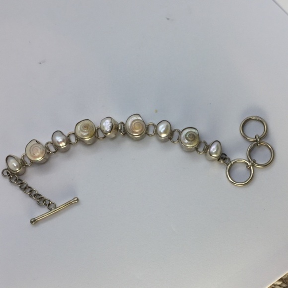 Handmade silver shell bracelet - Picture 2 of 4